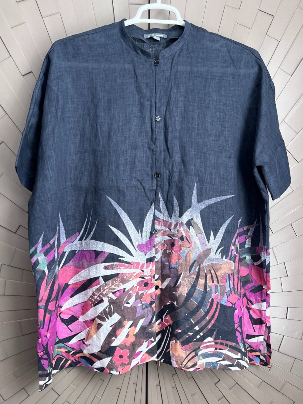 Go Silk Charcoal Gray Linen Tropical Button Down Top Large